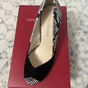 - Black Enzo angiolini dress heels with pattern size 6.5 new in box
